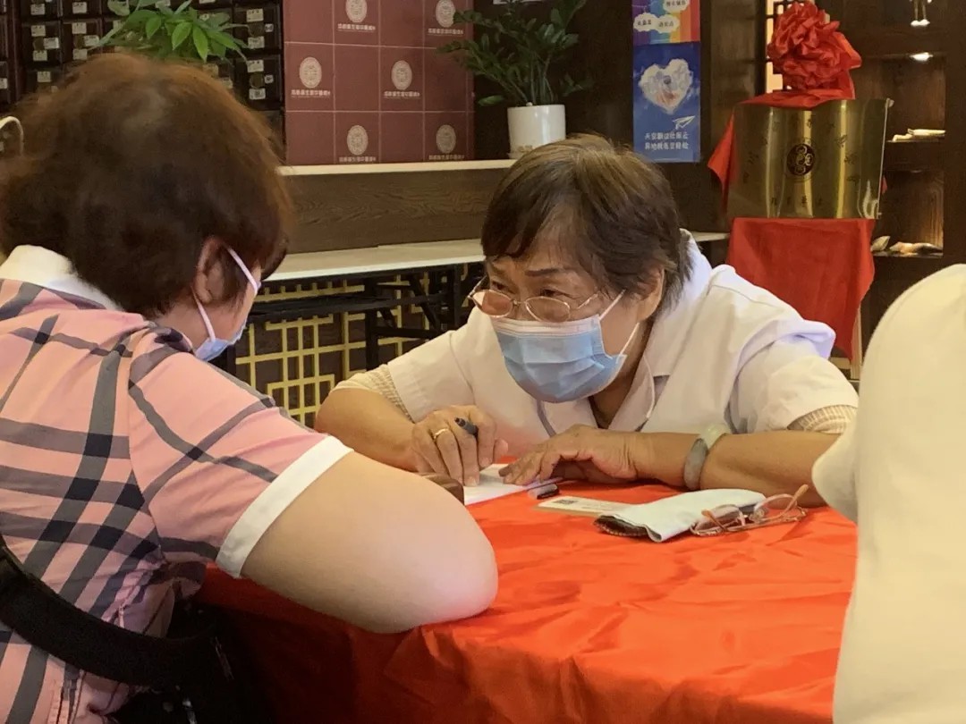 【传承中医国粹 共庆祖国华诞】四川省中医药信息学会理事单位落牌仪式圆满成功!